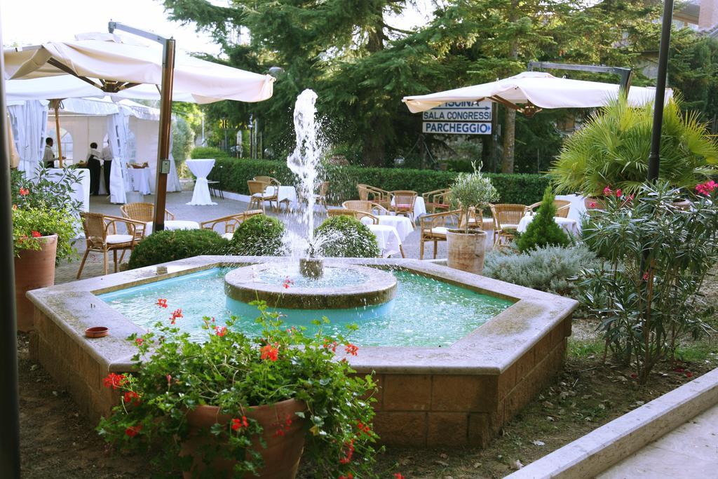 Hotel Ristorante Al Brunello Di Montalcino Exterior foto